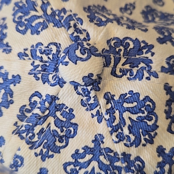 Vineyard Vines White/Blue Design Print Adjustable Hat - Picture 4 of 9